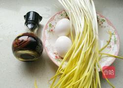 蒜黄炒鸡蛋的做法图解1