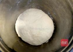 白萝卜猪肉馅水煎饺的做法图解2