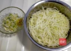 白萝卜猪肉馅水煎饺的做法图解4