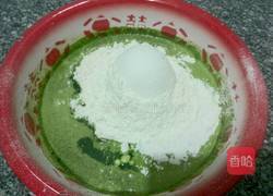 春色满餐桌之菠菜汁面团的做法图解3