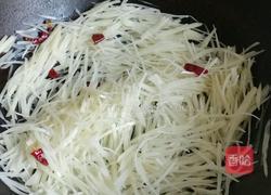白酒炝马铃薯丝儿的做法图解6