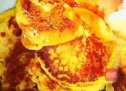 Illustration of how to make caramel milk pancakes 4