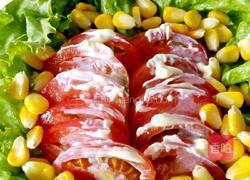 番茄生菜玉米沙拉的做法图解2