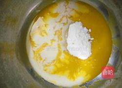 8寸红豆戚风蛋糕的做法图解3