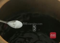 黑豆杜仲猪尾汤的做法图解6