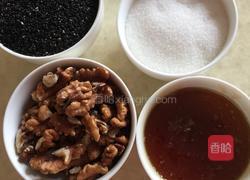 芝麻核桃麦芽糖的做法图解1