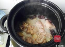 滑滑嫩嫩猪蹄奶白汤的做法图解6