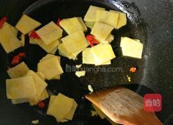 土豆木耳炖白菜的做法图解2