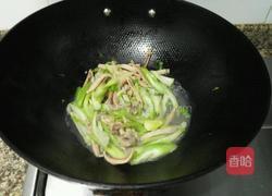 芹菜炒鱿鱼干的做法图解5