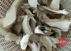 腊肉蘑菇的做法图解2