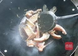 大头菜焖鲩鱼的做法图解5