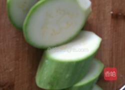 虾仁炒西葫芦的做法图解1