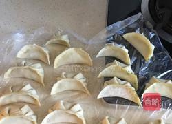 生煎韭菜荸荠饺子的做法图解1