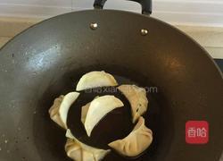 生煎韭菜荸荠饺子的做法图解2