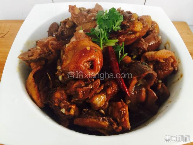 铁锅炖小笨鸡