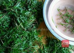 野藜蒿炒乡里腊肉的做法图解1