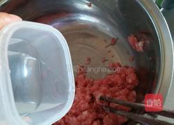 猪肉酸菜馅饼的做法图解3