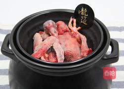 冬虫夏草炖乳鸽的做法图解2