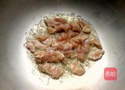 魔芋梅花蒜苔炒肉的做法图解4