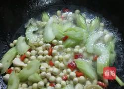 鸡米头炒虾仁的做法图解4