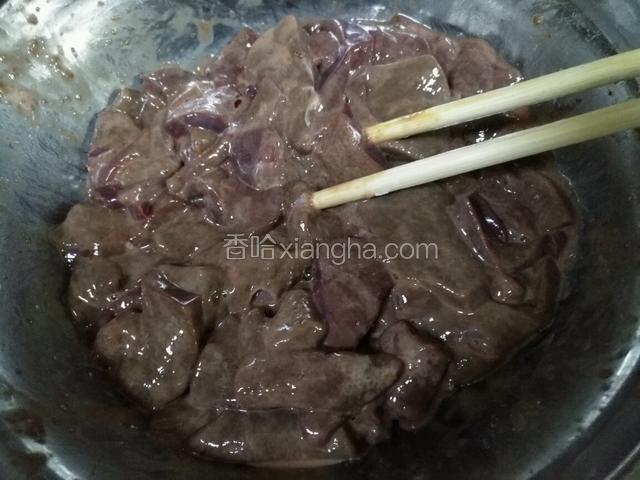 腌制三十分钟。