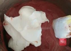 红丝绒杯子蛋糕的做法图解10