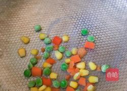 三丁虾仁鸡蛋饼的做法图解2