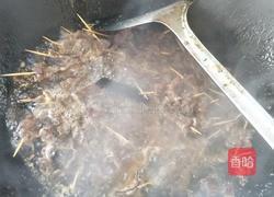 牙签牛肉的做法图解2