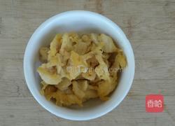 蒜苗炒肉的做法图解1