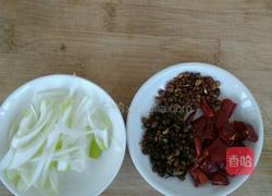 蒜苗炒肉的做法图解3