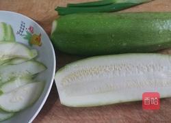 清炒西葫芦的做法图解1