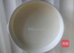 自制火龙果酸奶的做法图解3