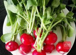 凉拌樱桃小萝卜的做法图解2