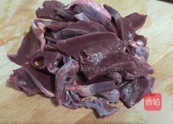 青椒炒猪心的做法图解1