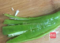 辣椒炒鸡蛋的做法图解1