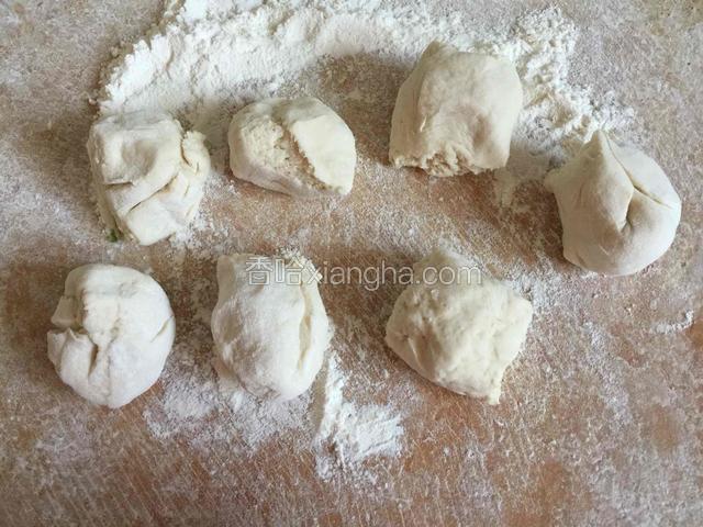 搓成长条，分割成小块。