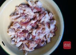 猪脚皮焖饭的做法图解1