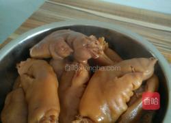 卤猪脚的做法图解3