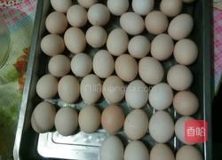 腌制咸鸡蛋的做法图解2