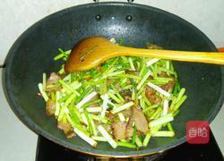 蒜苔炒腊肉的做法图解4
