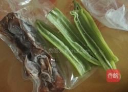 猪头肉炒青椒的做法图解1