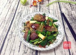 大蒜炒腊肉的做法图解6