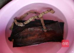 巴戟杜仲猪骨汤的做法图解1