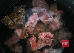巴戟杜仲猪骨汤的做法图解4