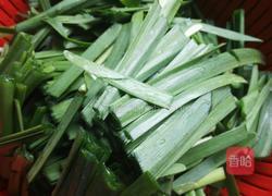 韭菜炒蚬肉的做法图解2