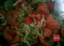 西红柿白菜炒馒头的做法图解6