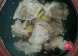 红萝卜玉米骨头汤的做法图解5
