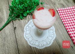 草莓香蕉奶昔的做法图解1