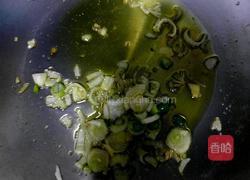 魔芋梅花蒜苔炒肉的做法图解6