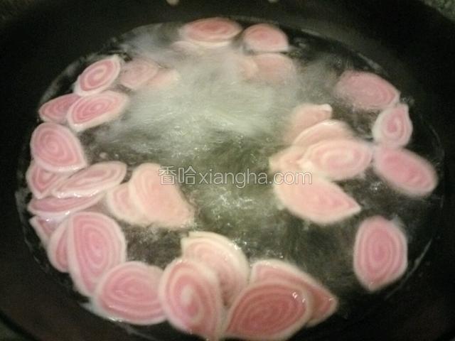 煮熟的面不变色，不变形，煮好的面安自己的口味调拌，
